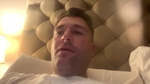 Snapshot of n500934 chatting on 10.19.25 n500934 online show from 10.19.25