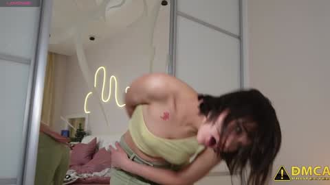 Snapshot of na__na chatting on 01.27.25 Sonmi online show from 01.27.25