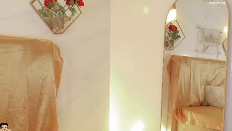 naamah_b online show from 06.12.26