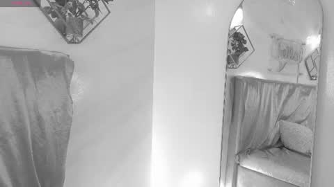 Snapshot of naamah_b chatting on 06.18.26 naamah_b online show from 06.18.26