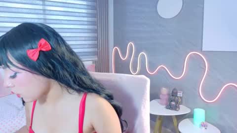 naaomi_cute online show from 10.18.25