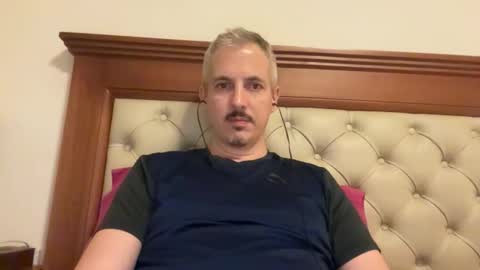 Snapshot of naco20l chatting on 12.03.25 naco20l online show from 12.03.25