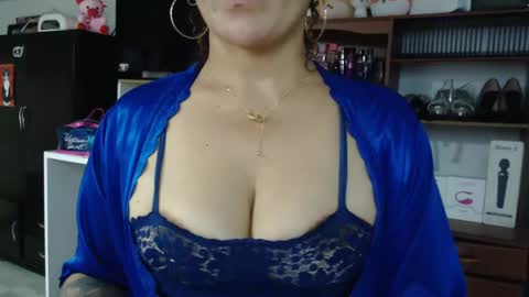 Snapshot of nadia_abaud chatting on 02.09.25 Nadia online show from 02.09.25