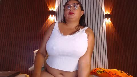 Nadia online show from 04.22.26