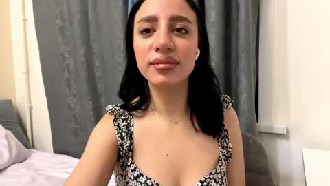 Leya online show from 06.04.26