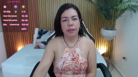 Snapshot of nahia_13 chatting on 01.13.25 N A H I A online show from 01.13.25