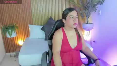 N A H I A online show from 06.10.26
