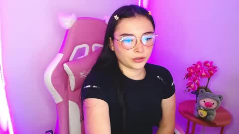 Snapshot of nahia__1 chatting on 05.28.26 Nahia online show from 05.28.26
