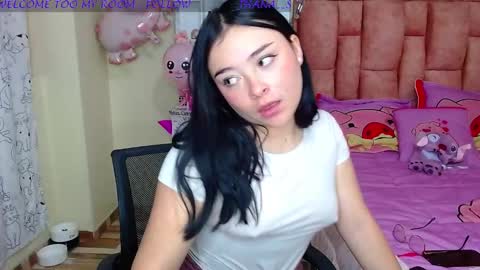 nahia cute     only   online show from 01.22.25