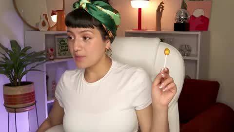 Nahia INDEPENDENT MODEL P online show from 10.09.25