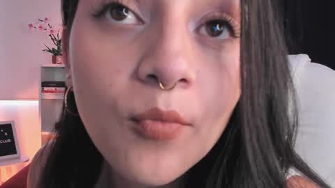 Nahia INDEPENDENT MODEL P online show from 03.03.26