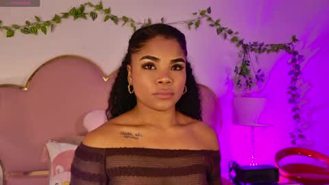 Snapshot of nahiarareina chatting on 05.29.26 NahiaraReina online show from 05.29.26
