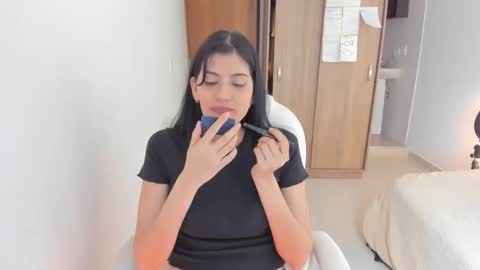 independent model online show from 12.20.24