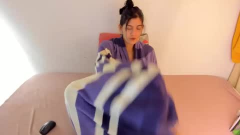 independent model online show from 02.09.25