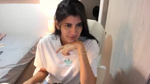 independent model online show from 09.20.25