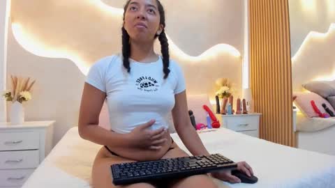 Snapshot of nahomi_miller_ chatting on 02.22.26 Laura online show from 02.22.26