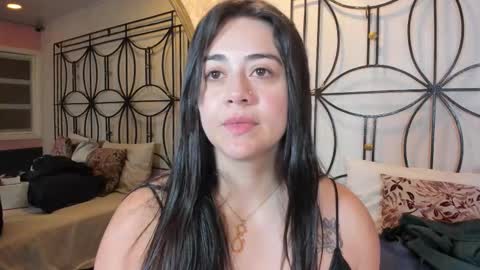 Nahomi  online show from 09.21.25