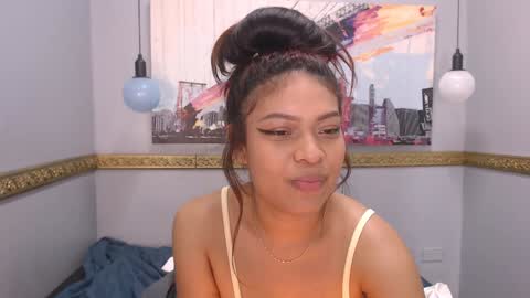 Nahomy online show from 12.19.24