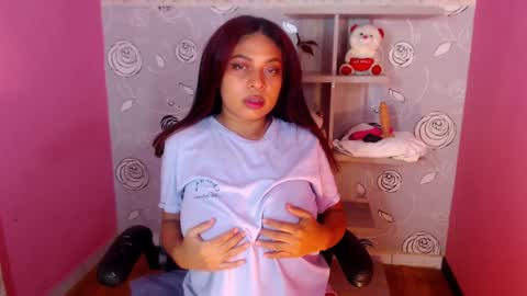 Nahomy online show from 02.09.25