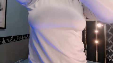 Nahomy online show from 10.05.25