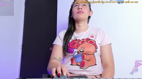 Nahomi  Carol online show from 10.14.25