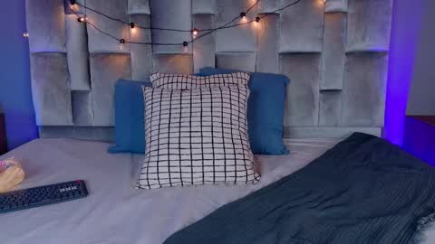  VICTORIA  online show from 02.04.26