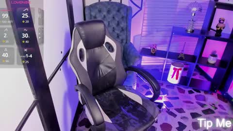 Nahomi online show from 10.18.25