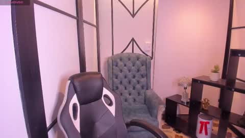 Nahomi online show from 12.22.25