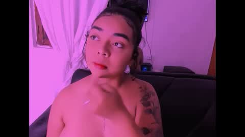 nahomy_hancook online show from 11.23.25