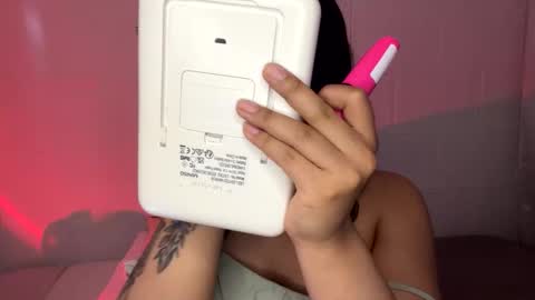 nahomy online show from 12.14.25