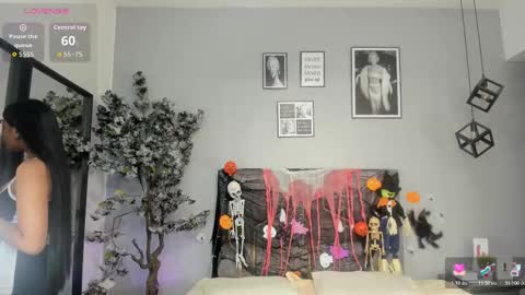 Snapshot of nahomycarterr chatting on 10.29.25 nahomycarterr online show from 10.29.25