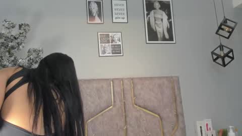 Snapshot of nahomycarterr chatting on 11.21.25 nahomycarterr online show from 11.21.25