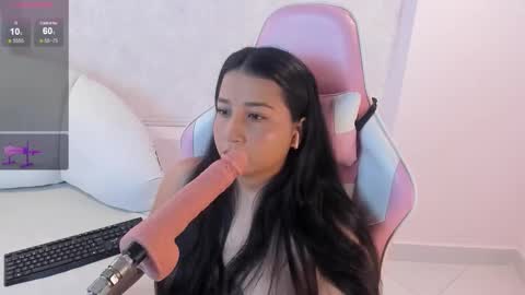 Nahomy Roberts online show from 03.15.26