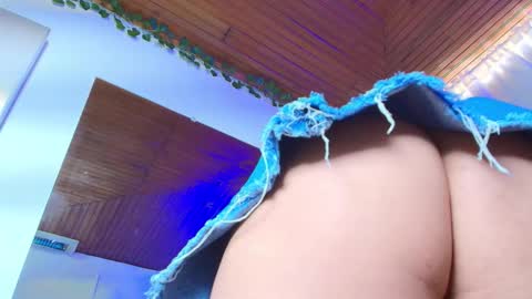 Snapshot of naia_x chatting on 11.03.25 Naia x online show from 11.03.25