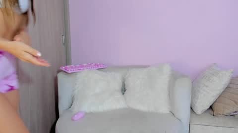 Snapshot of naileea chatting on 01.25.25 online show from 01.25.25