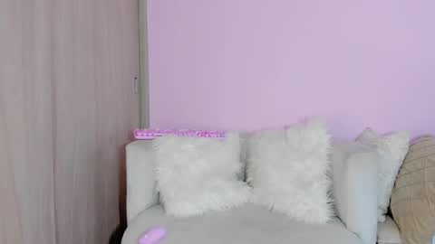 Snapshot of naileea chatting on 02.06.25 online show from 02.06.25