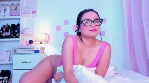 Snapshot of naissha chatting on 06.19.26 Naissha online show from 06.19.26