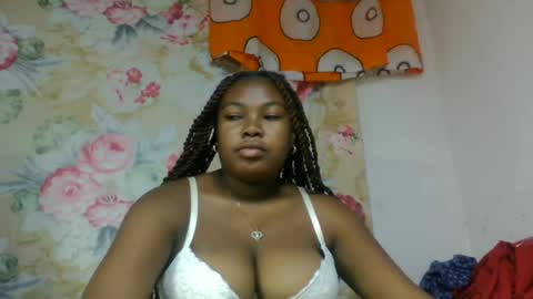 Snapshot of najinah chatting on 06.19.26 najinah online show from 06.19.26