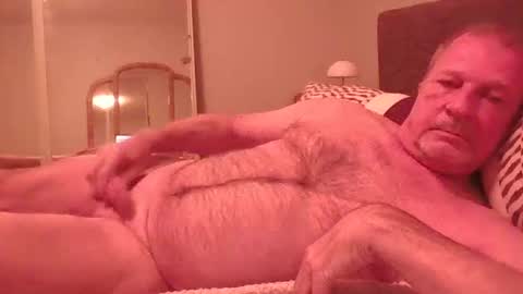 Snapshot of naked4ladies2 chatting on 10.28.25 Naked4Ladies online show from 10.28.25