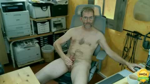 Snapshot of nakedluke chatting on 05.02.26 Luke online show from 05.02.26