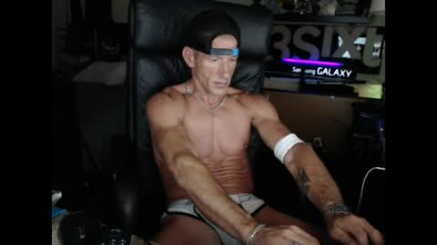 nakedoutsdeurwndw online show from 07.05.26