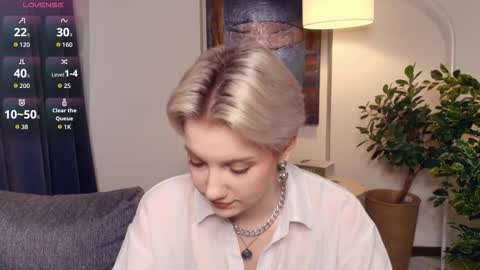 Kate online show from 11.23.25