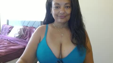 Snapshot of nala_thickk chatting on 12.04.24 Nala Thickk online show from 12.04.24