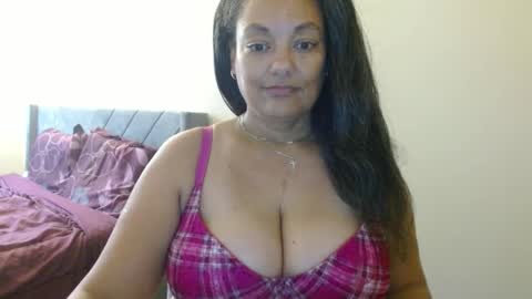 Snapshot of nala_thickk chatting on 12.09.24 Nala Thickk online show from 12.09.24