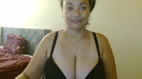 Snapshot of nala_thickk chatting on 12.15.24 Nala Thickk online show from 12.15.24