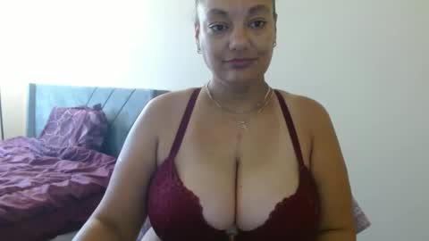 Snapshot of nala_thickk chatting on 12.22.24 Nala Thickk online show from 12.22.24