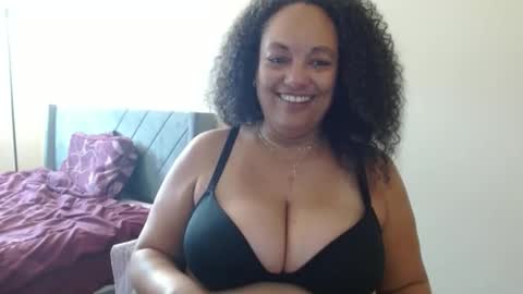 Snapshot of nala_thickk chatting on 12.28.24 Nala Thickk online show from 12.28.24