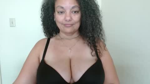 Snapshot of nala_thickk chatting on 02.02.25 Nala Thickk online show from 02.02.25