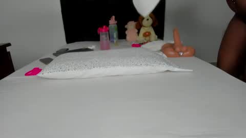 Snapshot of namelesss_xxx chatting on 06.14.26 pervert online show from 06.14.26