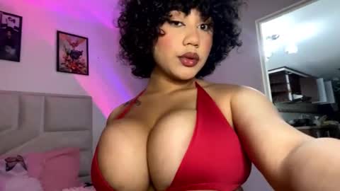 Snapshot of namithompson chatting on 09.21.25 NamiThompson online show from 09.21.25